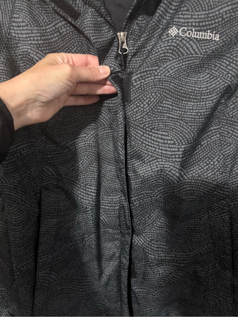 107. Columbia Women's Black & Gray Patterned Ski Jacket XS - Picture 11 of 15